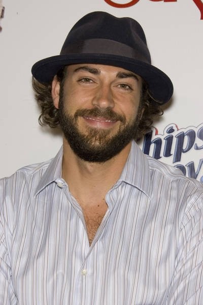 Zachary Levi Fotoğrafı