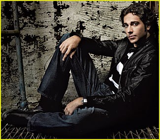 Zachary Levi Fotoğrafı