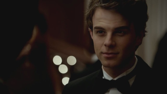 Nathaniel Buzolic Fotoğrafı