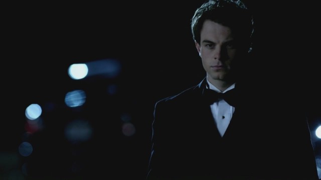 Nathaniel Buzolic Fotoğrafı