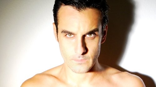 Brett London fotoğrafı