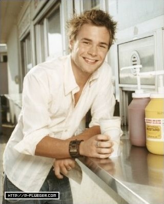 Patrick Flueger Fotoğrafı