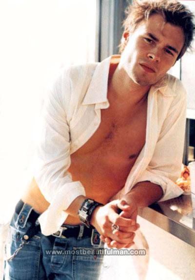 Patrick Flueger fotoğrafı