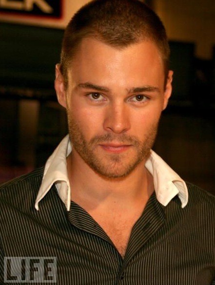 Patrick Flueger Fotoğrafı