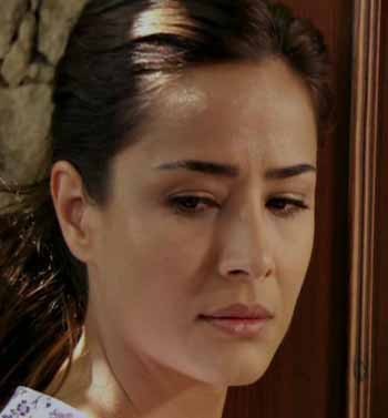 Özlem Conker fotoğrafı