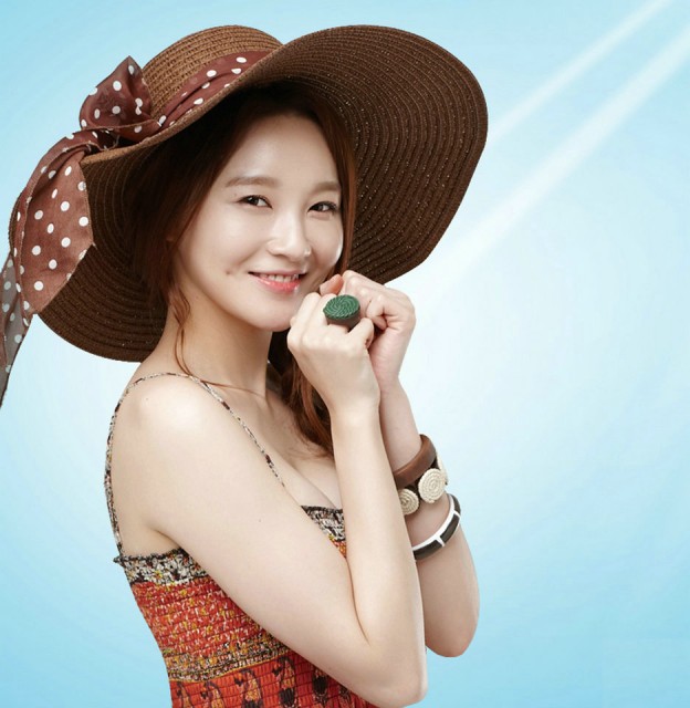 Kang Min-kyeong fotoğrafı