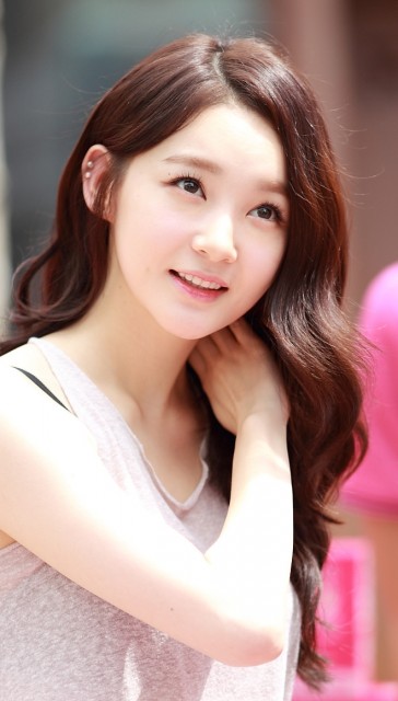 Kang Min-kyeong Fotoğrafı