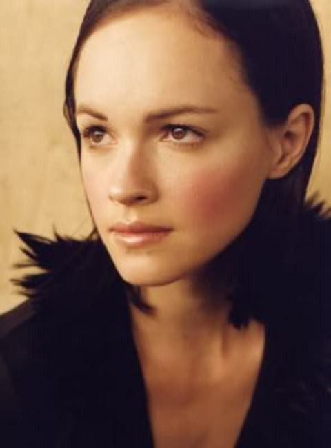 Susan May Pratt fotoğrafı