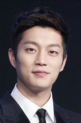 Yoon Doo-joon fotoğrafı
