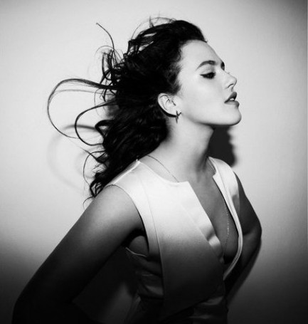 Jessica Brown-Findlay Fotoğrafı