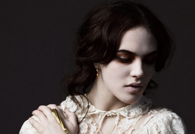 Jessica Brown-Findlay Fotoğrafı