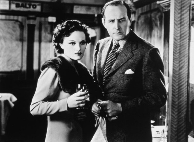 Linden Travers fotoğrafı