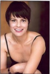 Suzanne Cryer fotoğrafı