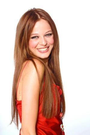 Naz Elmas Fotoğrafı