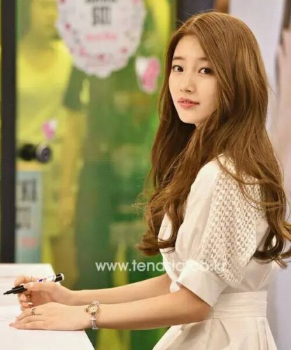 Bae Su-ji Fotoğrafı