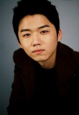 Lee Hyun fotoğrafı