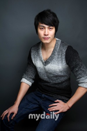 Song Yoo-ha Fotoğrafı