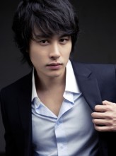 Song Yoo-ha fotoğrafı