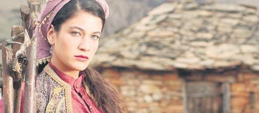 Berrak Tüzünataç Fotoğrafı