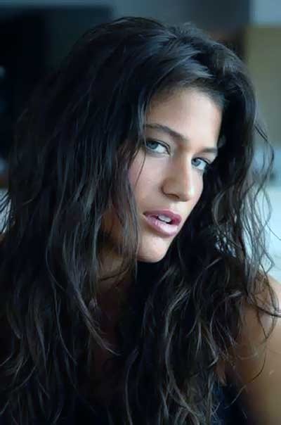 Berrak Tüzünataç Fotoğrafı