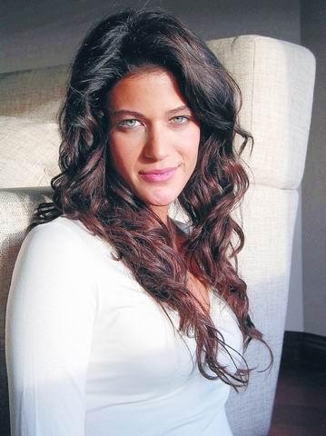 Berrak Tüzünataç Fotoğrafı