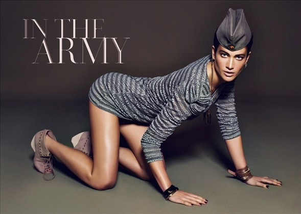 Berrak Tüzünataç Fotoğrafı