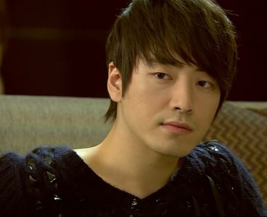 Lee Joon Hyuk Fotoğrafı