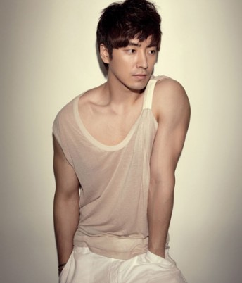 Lee Joon Hyuk Fotoğrafı