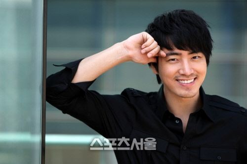 Lee Joon Hyuk Fotoğrafı
