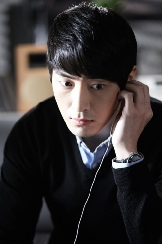 Lee Joon Hyuk fotoğrafı