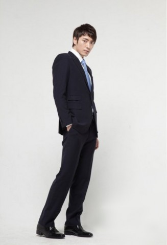 Lee Joon Hyuk Fotoğrafı