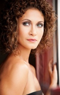 Ece Dizdar fotoğrafı