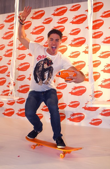 Dean Geyer Fotoğrafı