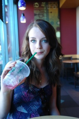 Kacey Rohl Fotoğrafı
