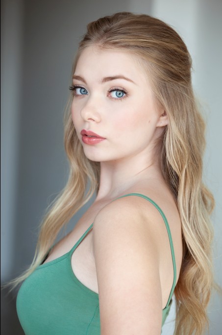 Emilia McCarthy Fotoğrafı