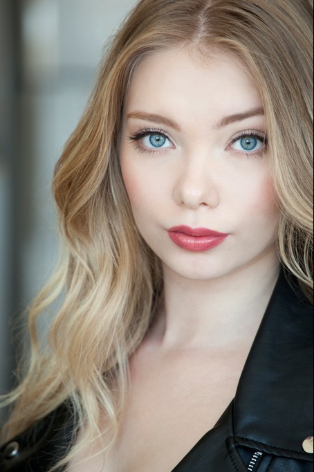 Emilia McCarthy Fotoğrafı