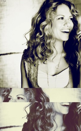 Bethany Joy Lenz Fotoğrafı