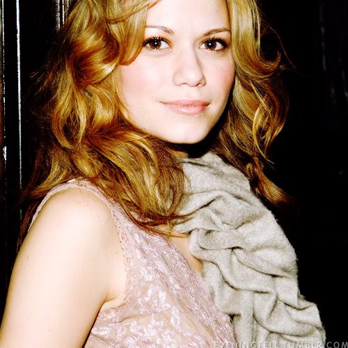Bethany Joy Lenz Fotoğrafı