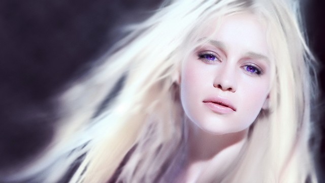 Emilia Clarke Fotoğrafı