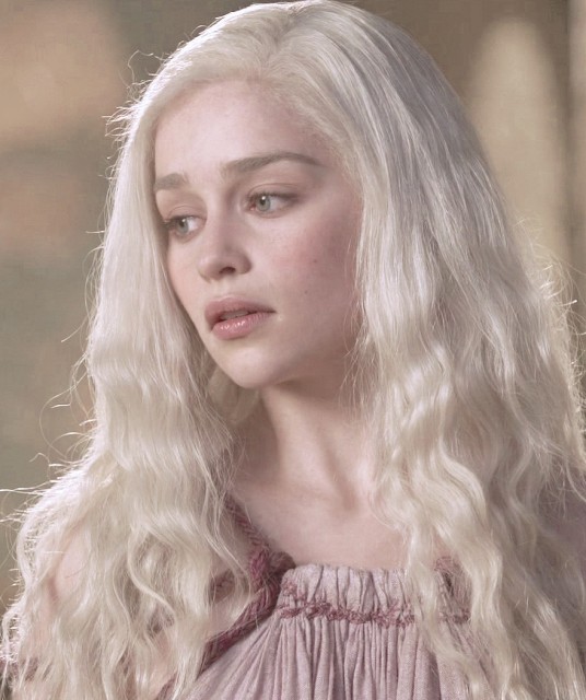 Emilia Clarke Fotoğrafı