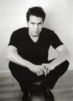 Alexis Denisof Fotoğrafı