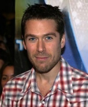 Alexis Denisof fotoğrafı