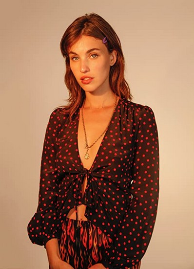 Rainey Qualley Fotoğrafı