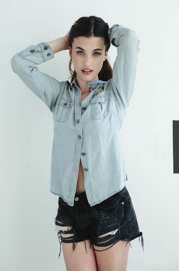 Rainey Qualley Fotoğrafı