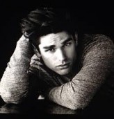 Justin Gaston fotoğrafı