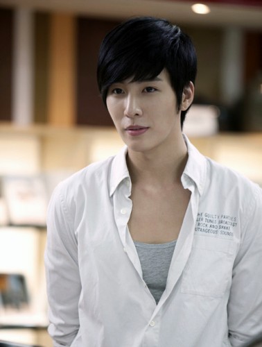No Min-woo Fotoğrafı
