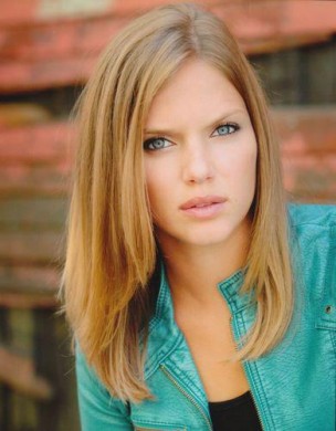 Tracy Spiridakos fotoğrafı