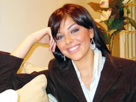 Esra Eron fotoğrafı