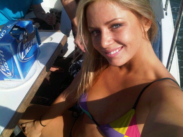 Tara Holt Fotoğrafı