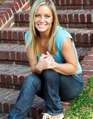 Tara Holt Fotoğrafı